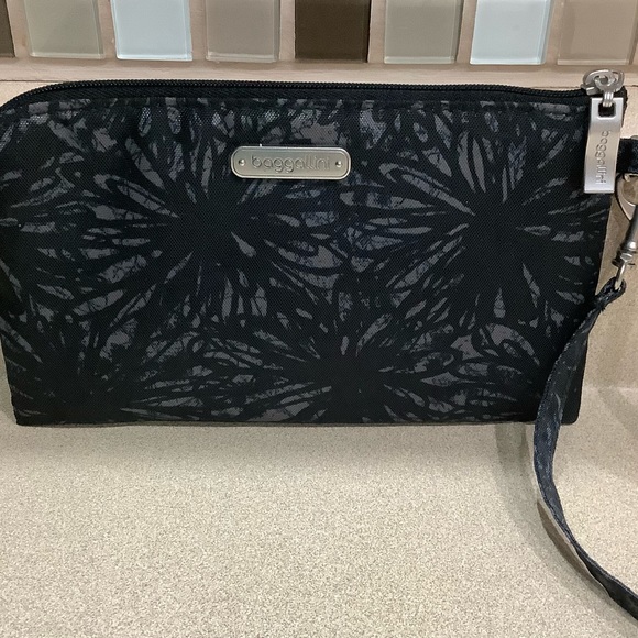 COPY - NWOT 🩵 Baggallini Wristlet In Midnight Blossom - Picture 12 of 14